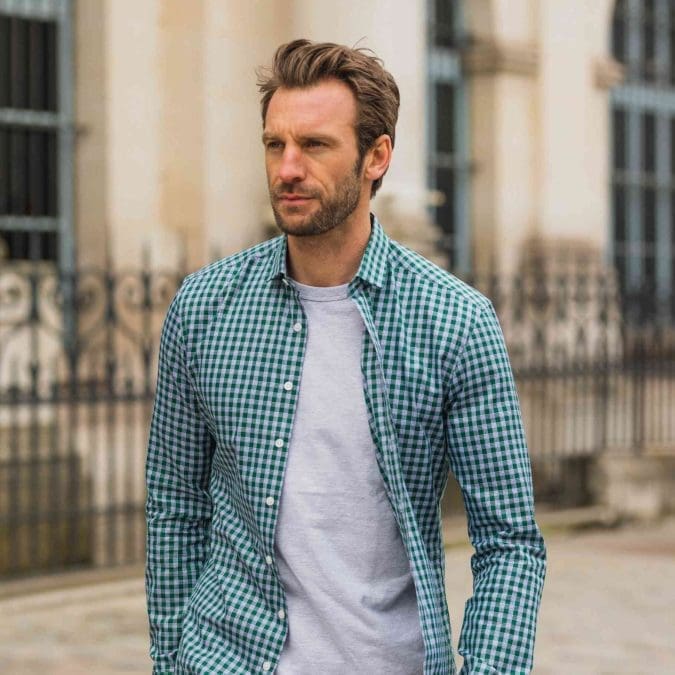 découvrez notre sélection de chemises sans repassage, alliant confort et élégance. parfaites pour les professionnels au style décontracté, ces chemises sèchent rapidement et restent impeccables toute la journée. adoptez la mode sans contrainte!